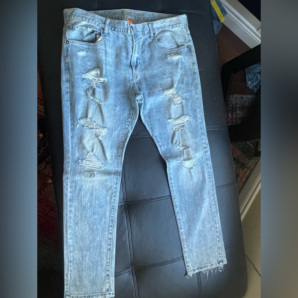 American Eagle Ripped Jeans 38x32